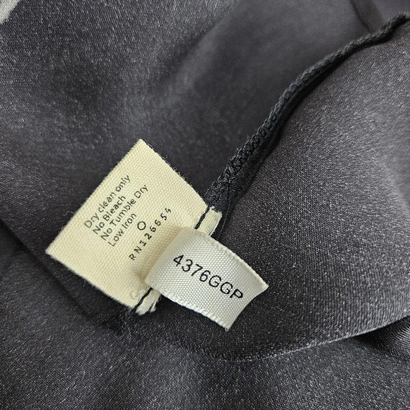 L'AGENCE Blouse Silk Black Tie Dye Short Sleeve Keyhole Back Top Shirt - Picture 8 of 8